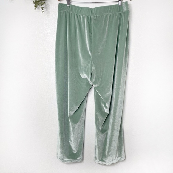 DENISE BIDOT x SONOMA •Velvet Wide-Leg Pants in Sage green - Picture 6 of 9
